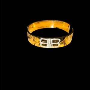 NWOT! Stainless Steel Gold Fashion Bangle Bracelet